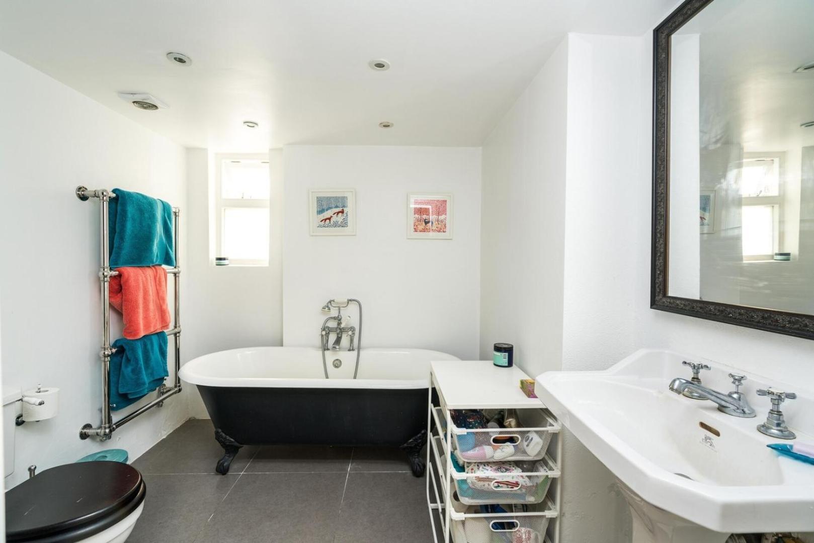 Fantastic 3 Bedroom Flat West Hampstead Londres