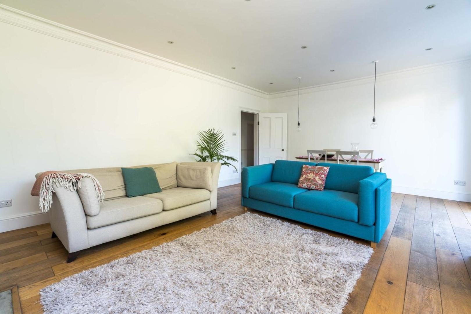 Fantastic 3 Bedroom Flat West Hampstead Hébergement de vacances Londres