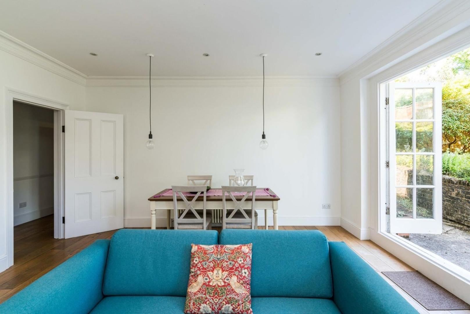 Fantastic 3 Bedroom Flat West Hampstead Hébergement de vacances