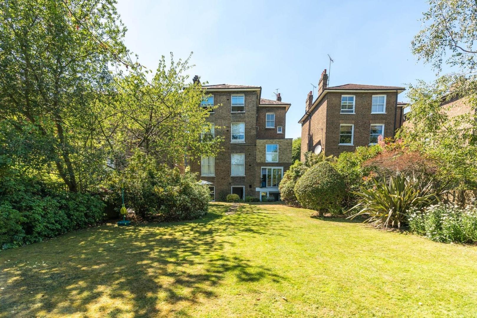 Fantastic 3 Bedroom Flat West Hampstead Hébergement de vacances